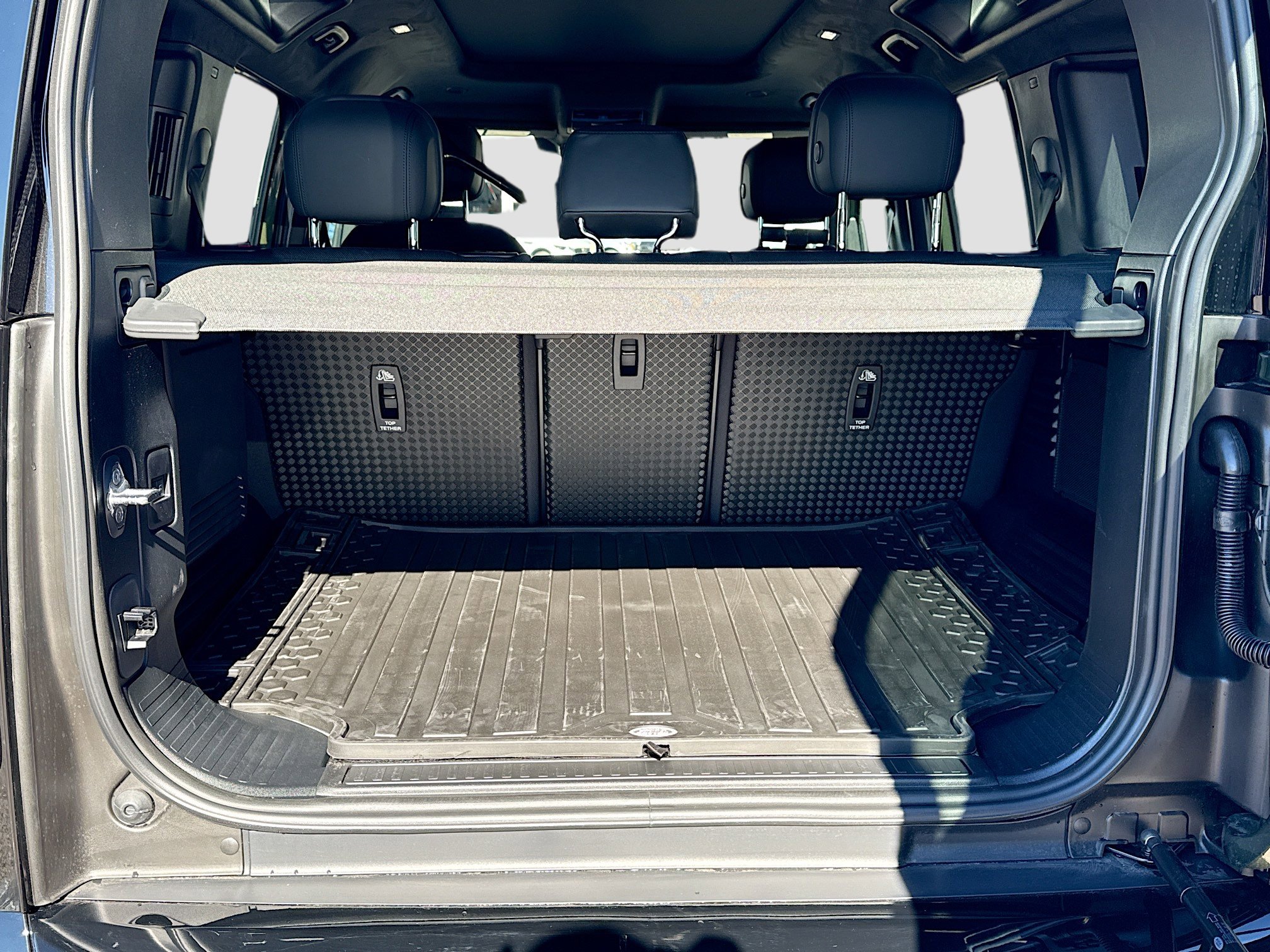 New 2026 Land Rover Defender 110 X image 12