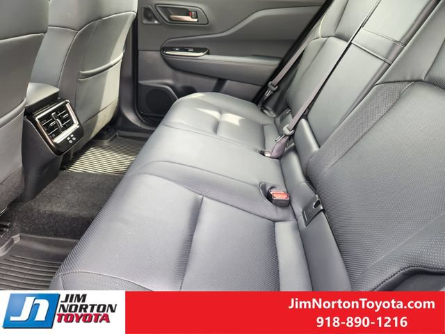 Used 2025 Toyota Crown Signia w/ Advanced Technology Package AWD/4WD image 31
