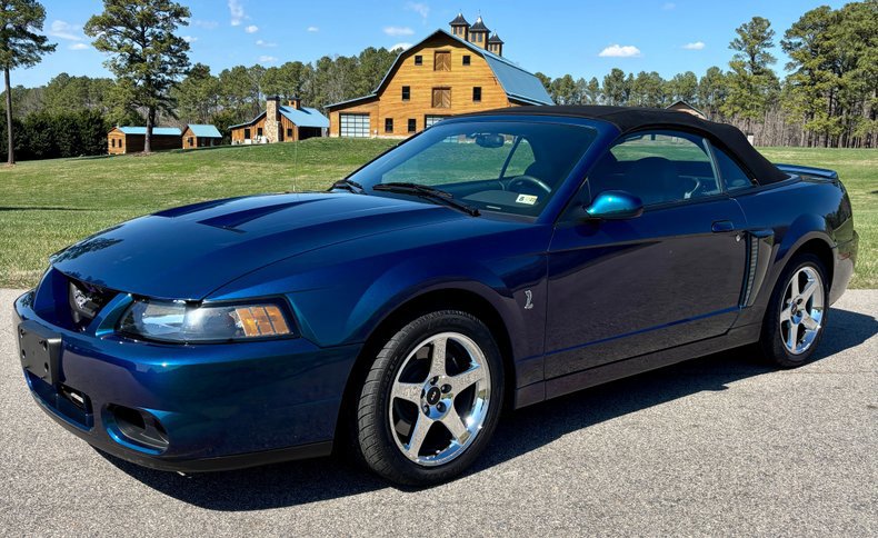 Used 2004 Ford Mustang Cobra RWD image 3