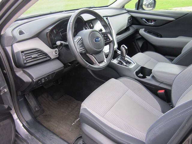 Used 2023 Subaru Outback Premium AWD/4WD image 10