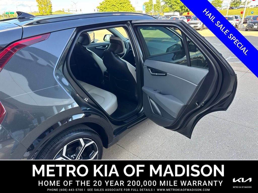 Used 2025 Kia Niro EX Touring FWD image 38