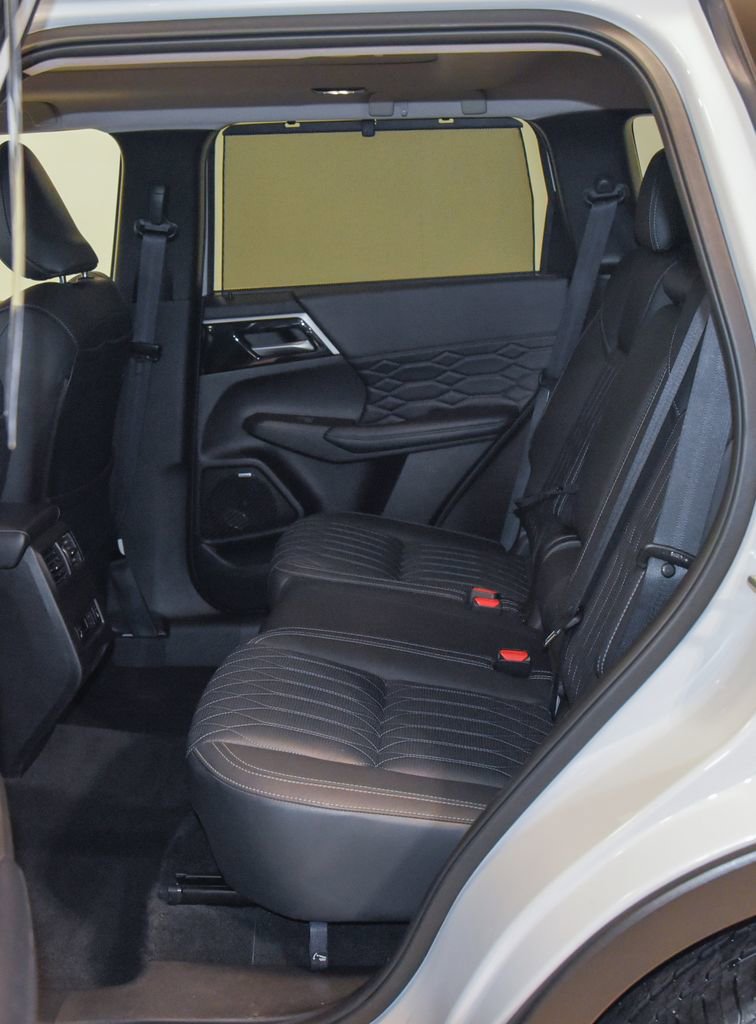 Used 2025 Mitsubishi Outlander SEL AWD/4WD image 6