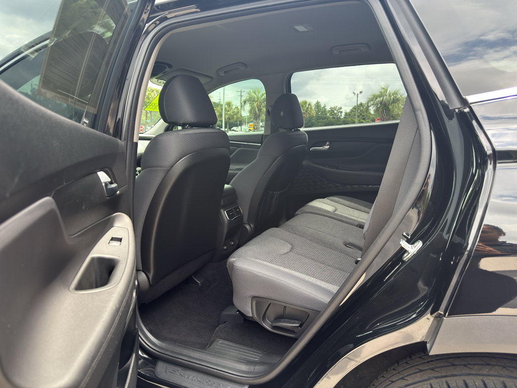 Used 2023 Hyundai Santa Fe SE FWD image 12