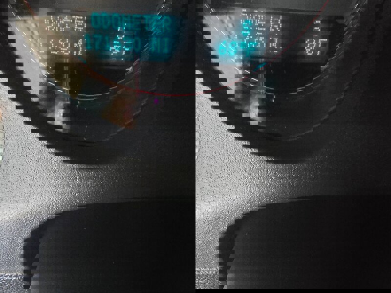 Used 2011 Chevrolet Avalanche LS image 21