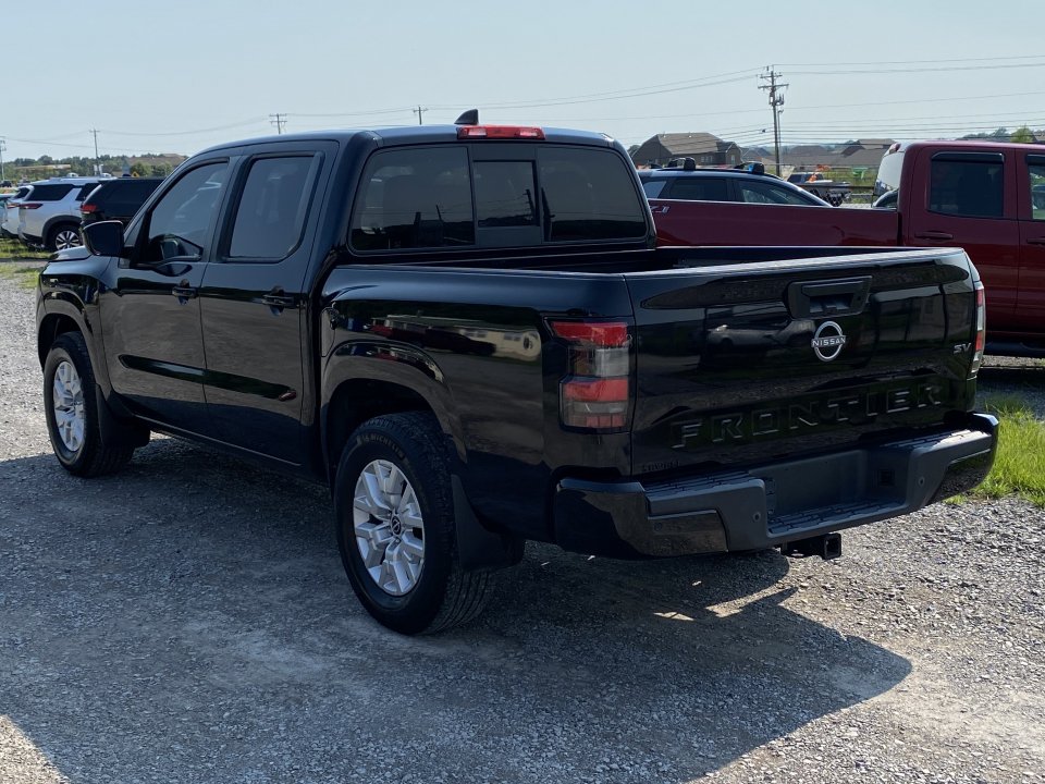 Used 2022 Nissan Frontier SV RWD image 7