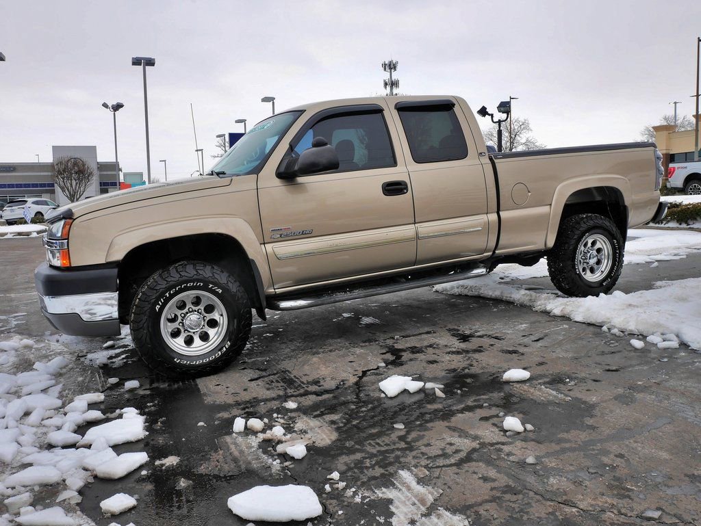 Used 2004 Chevrolet Silverado 2500 LS w/ Heavy-Duty Power Package image 8