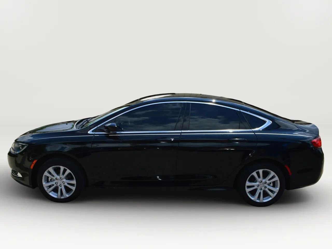 Used 2016 Chrysler 200 Limited FWD image 6