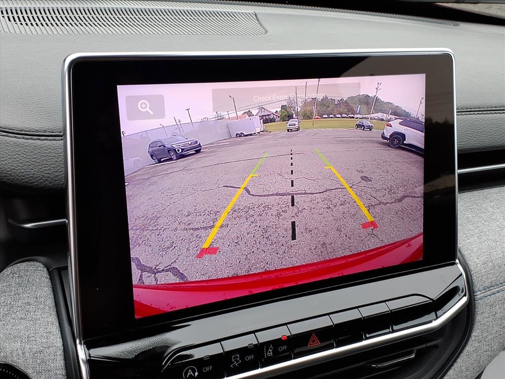 Used 2024 Jeep Compass Latitude image 21