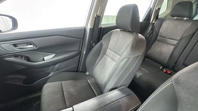 Certified 2025 Nissan Rogue SV image 13