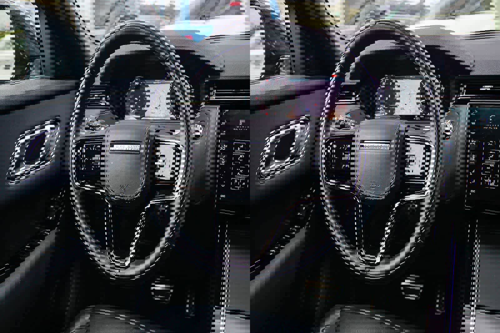 Used 2025 Land Rover Range Rover Velar Dynamic SE image 15