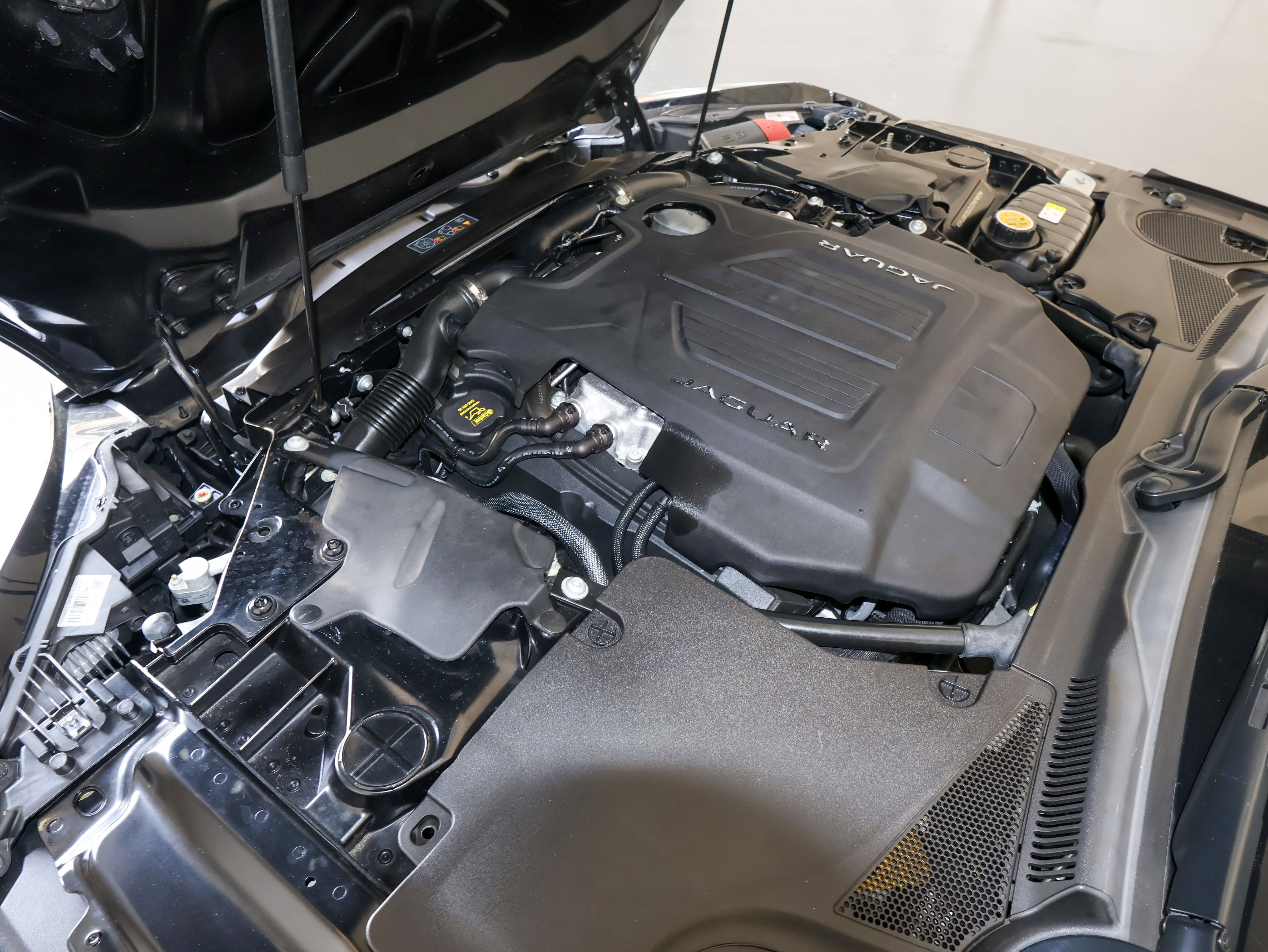 Used 2018 Jaguar F-TYPE 400 Sport image 56