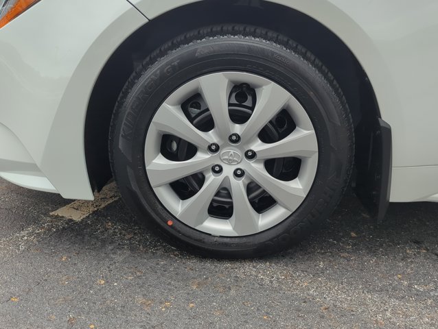 New 2027 Toyota Corolla LE FWD image 9