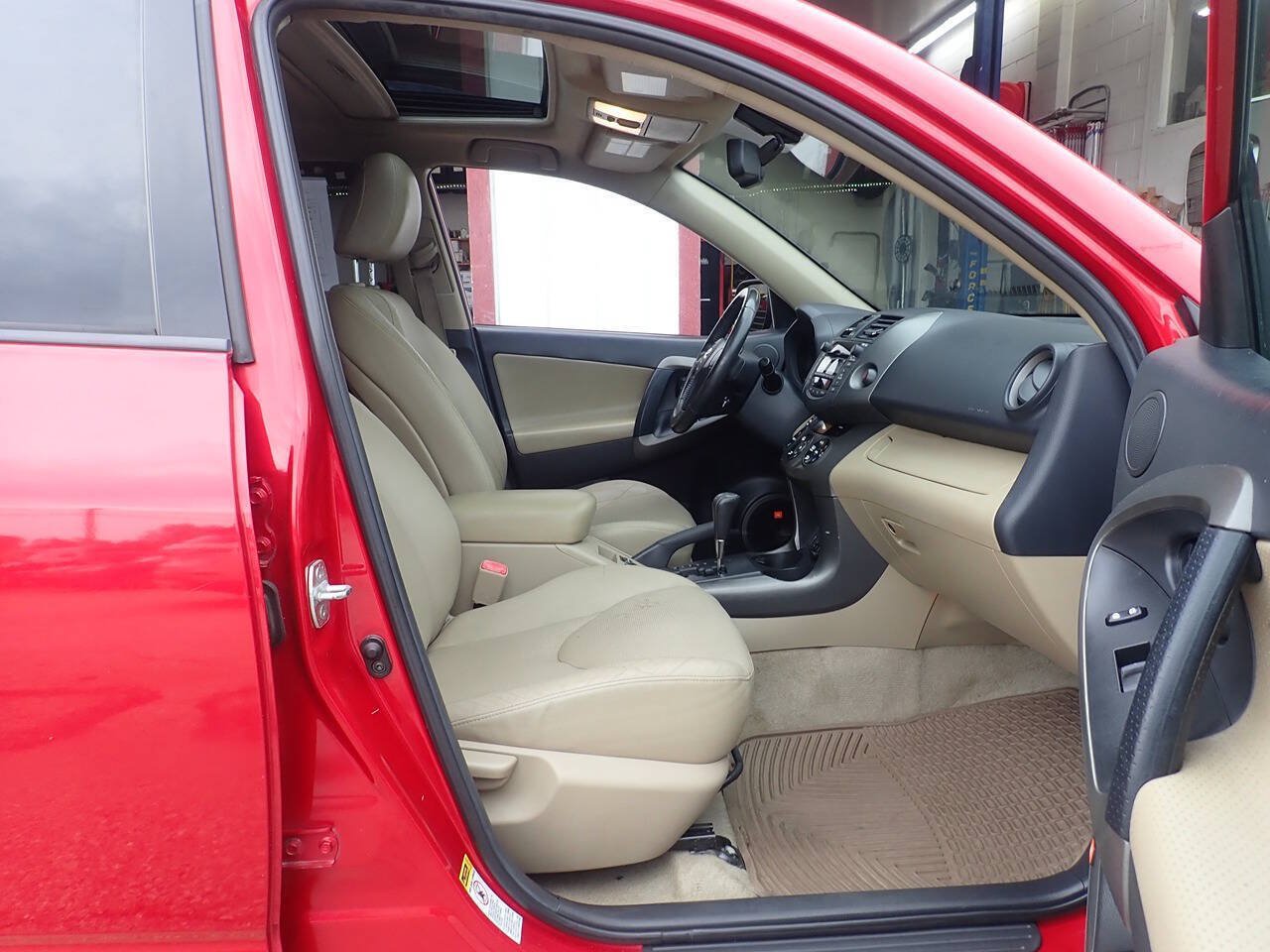 Used 2010 Toyota RAV4 Limited w/ Limited Extra Value Pkg AWD/4WD image 23