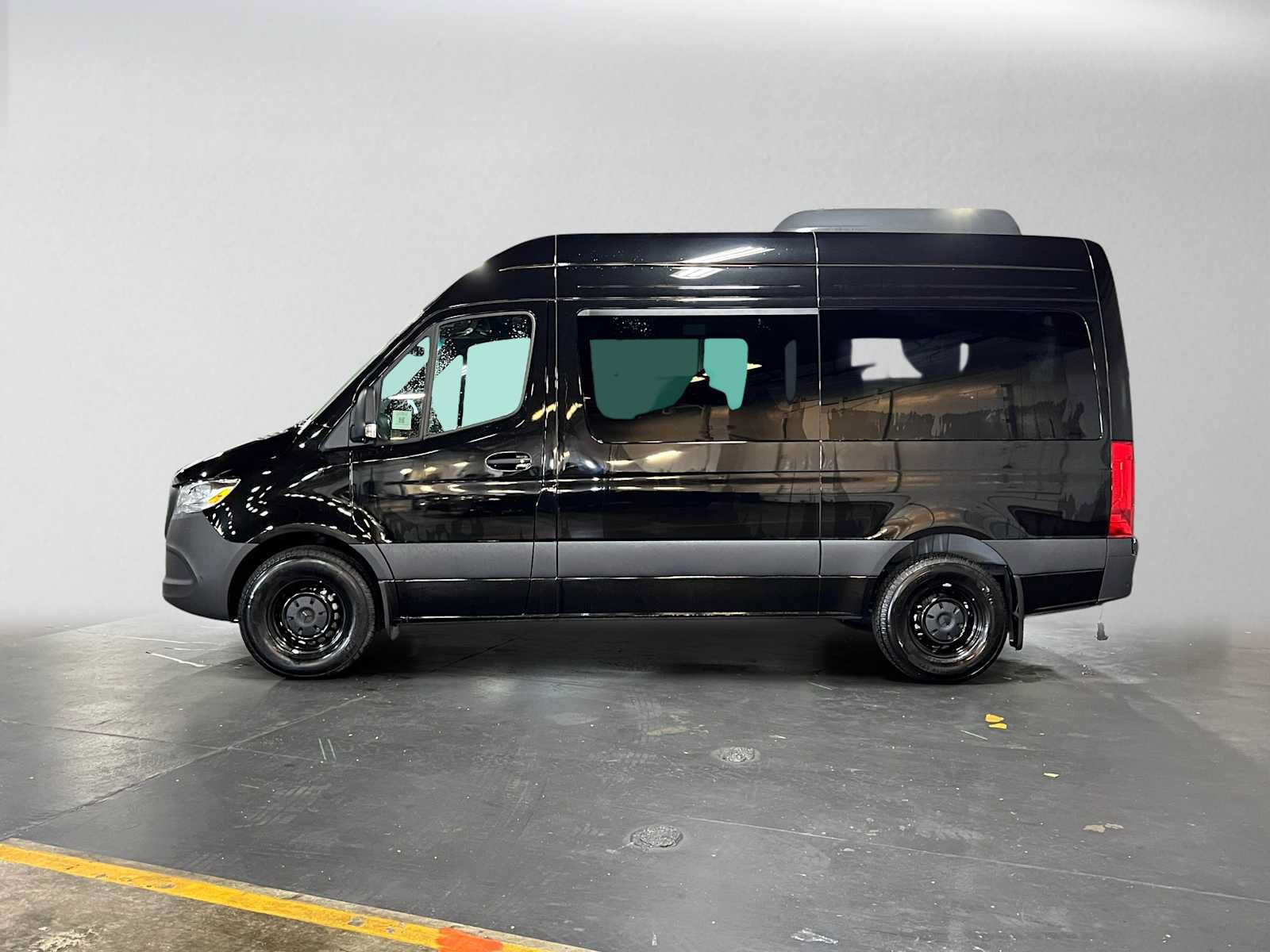 Used 2025 Mercedes-Benz Sprinter 2500 image 6