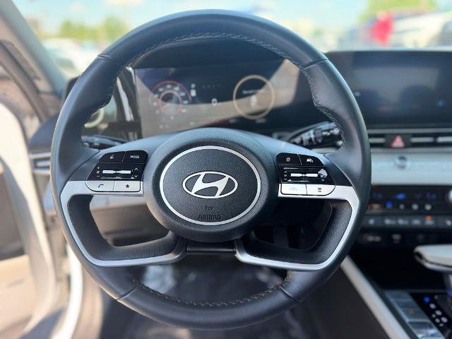 Used 2024 Hyundai Elantra Limited FWD image 14