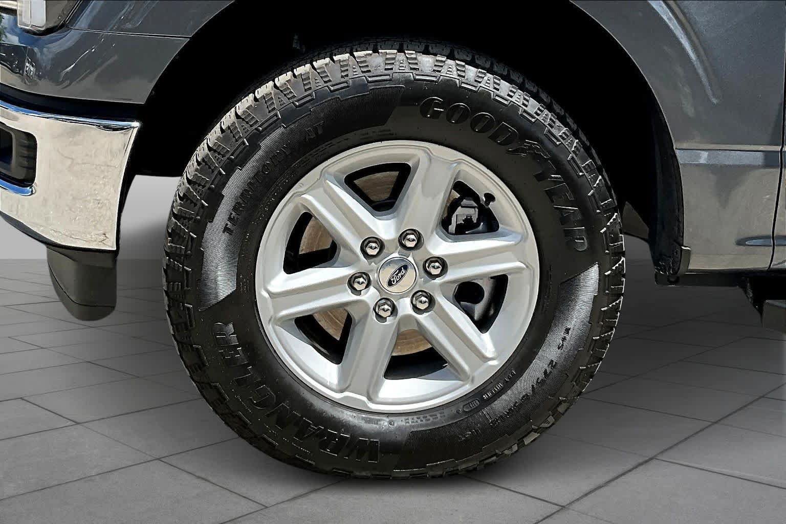 Used 2025 Ford F150 Lariat AWD/4WD image 18