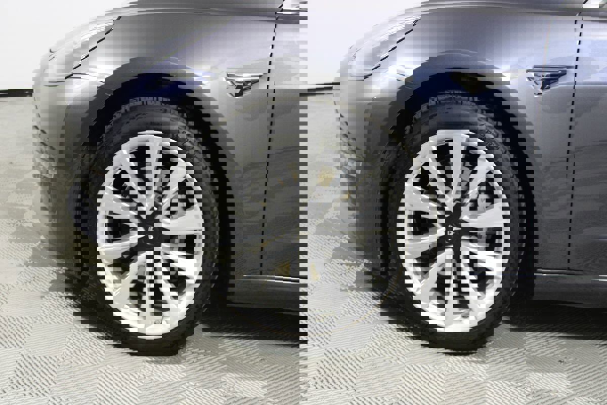 Used 2020 Tesla Model 3 Standard Range Plus image 29