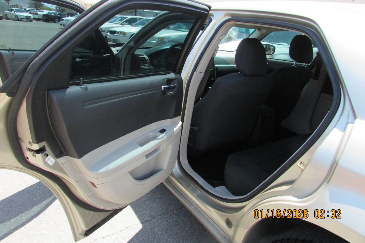 Used 2006 Chrysler 300 w/ Sound Group image 12