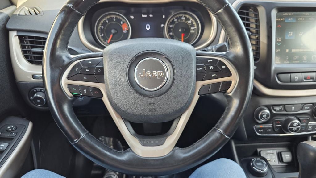 Used 2018 Jeep Cherokee Limited image 16