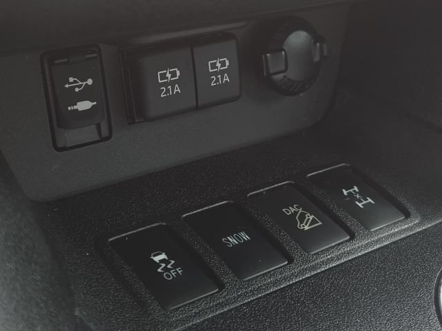 Certified 2019 Toyota Highlander SE w/ Nightshade Edition AWD/4WD image 26
