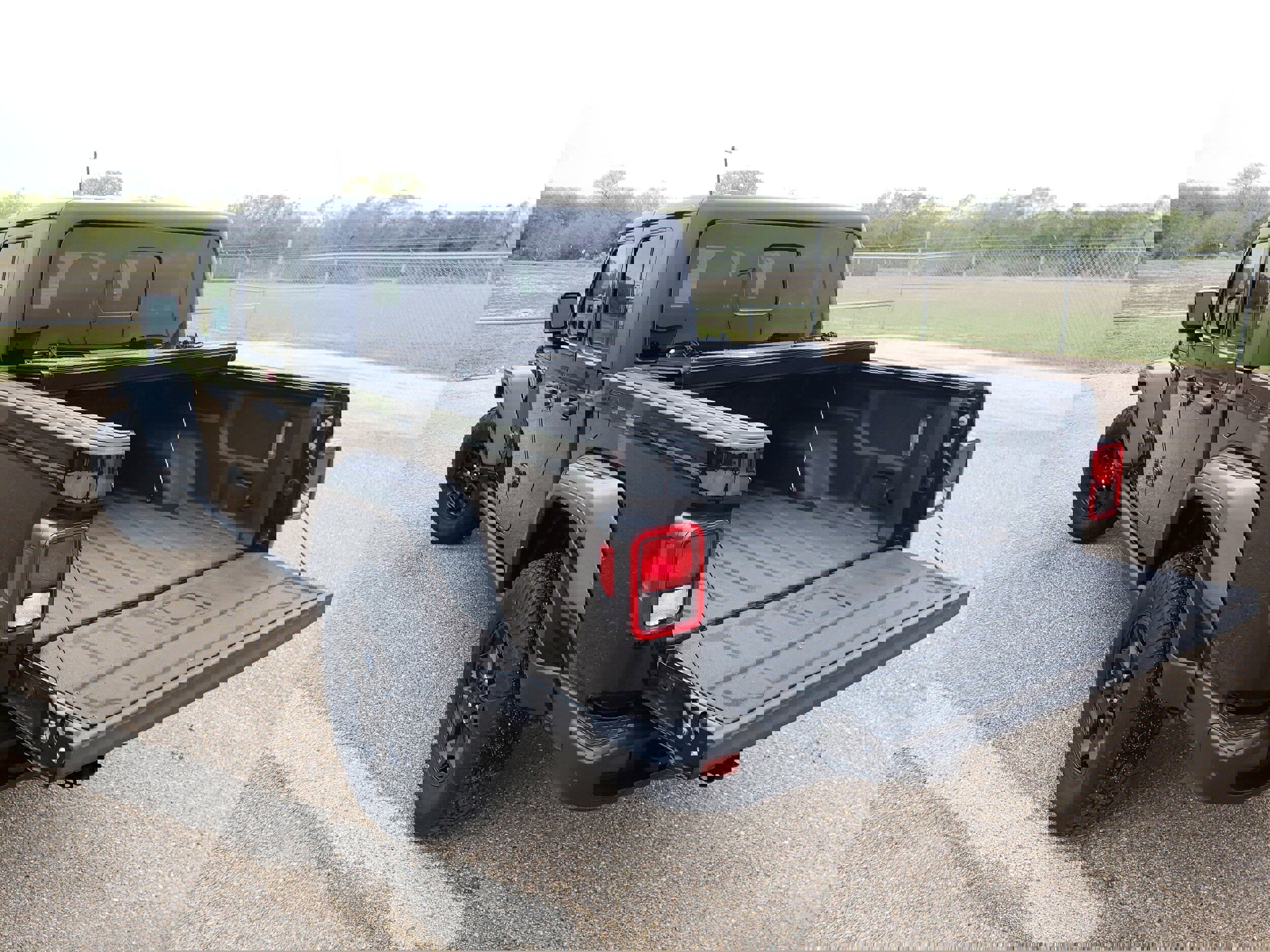 Used 2021 Jeep Gladiator Sport image 24