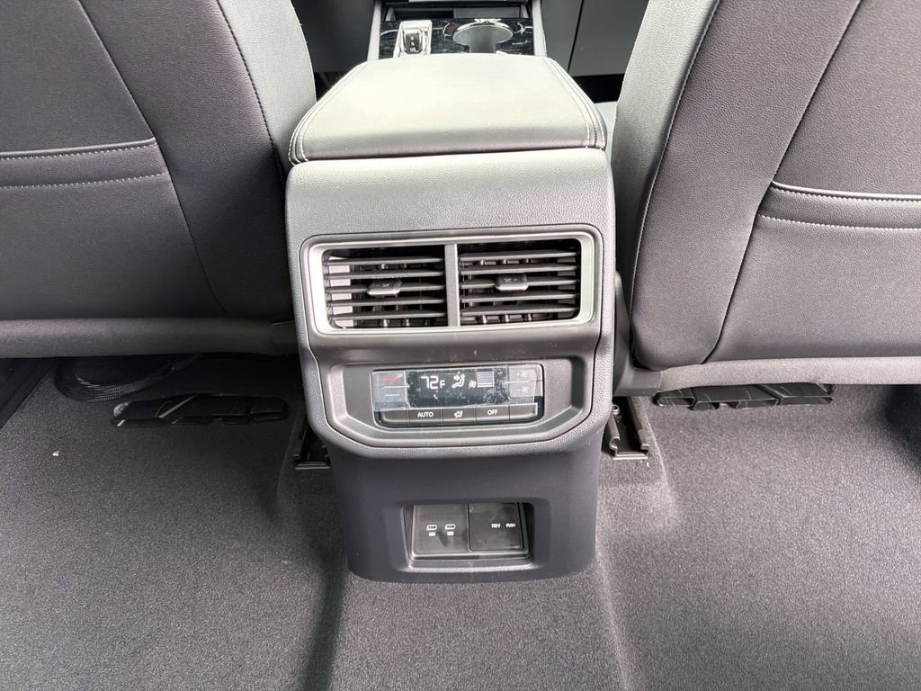 New 2026 Volkswagen Atlas SE image 25