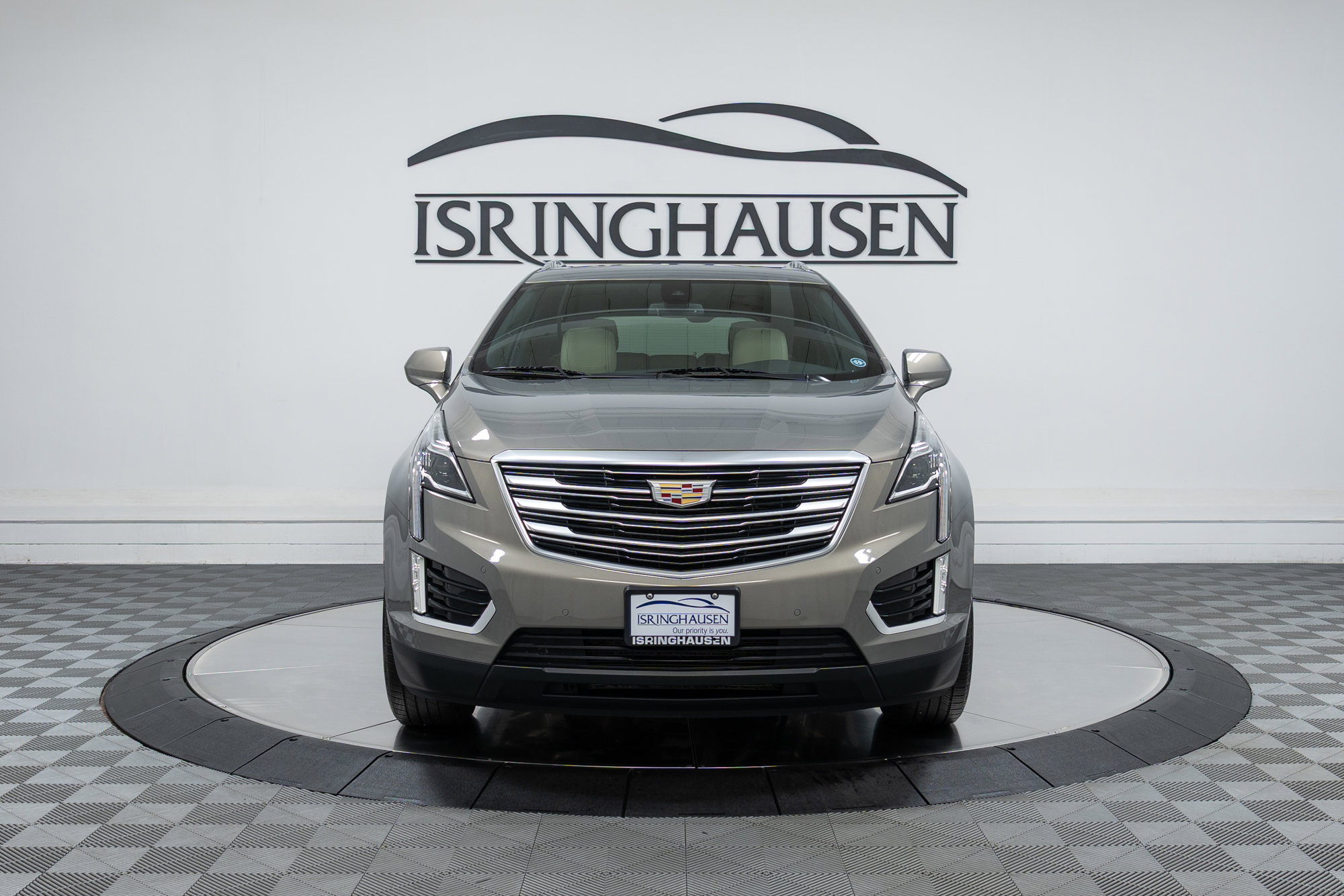 Used 2017 Cadillac XT5 Premium Luxury image 2
