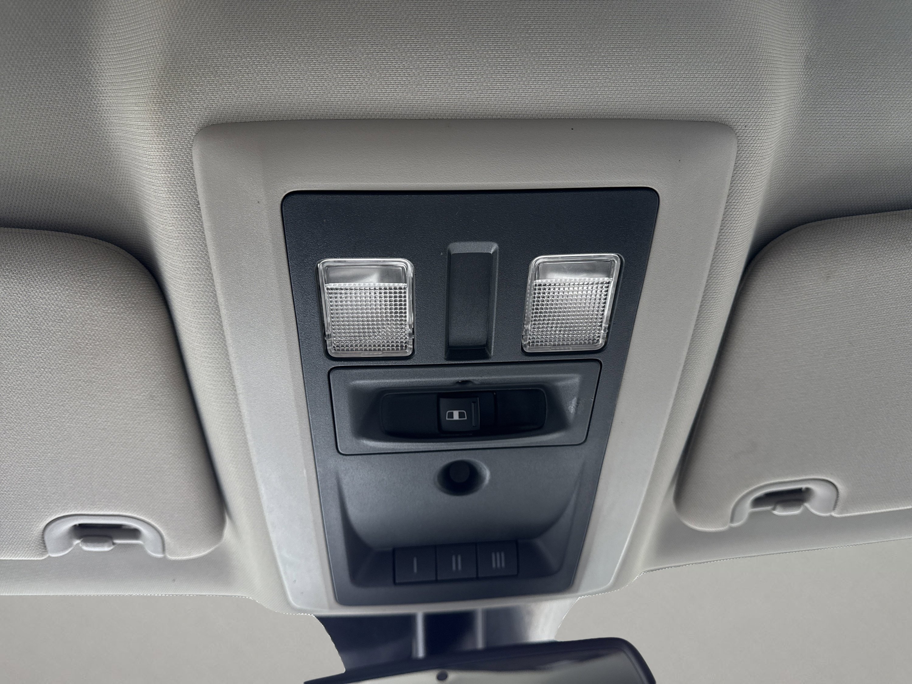Used 2018 RAM 3500 SLT w/ Luxury Group AWD/4WD image 23
