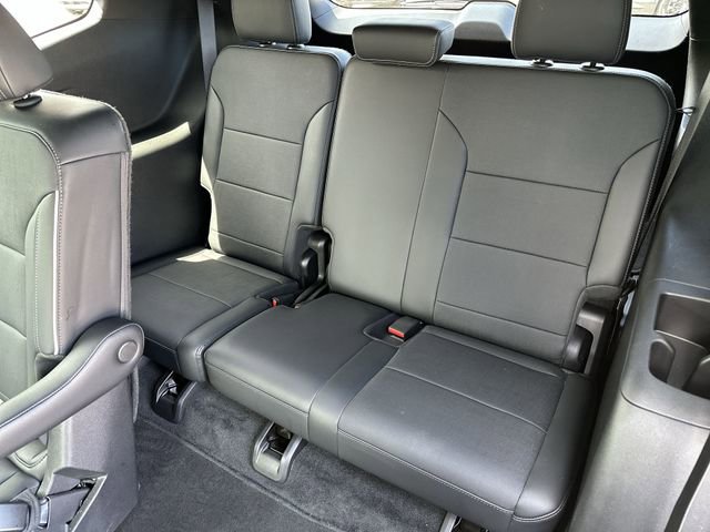 Used 2025 Buick Enclave Preferred AWD/4WD image 27
