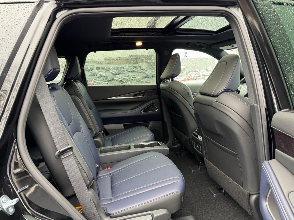 Used 2026 INFINITI QX60 Sport w/ Dark Cargo Package AWD/4WD image 5
