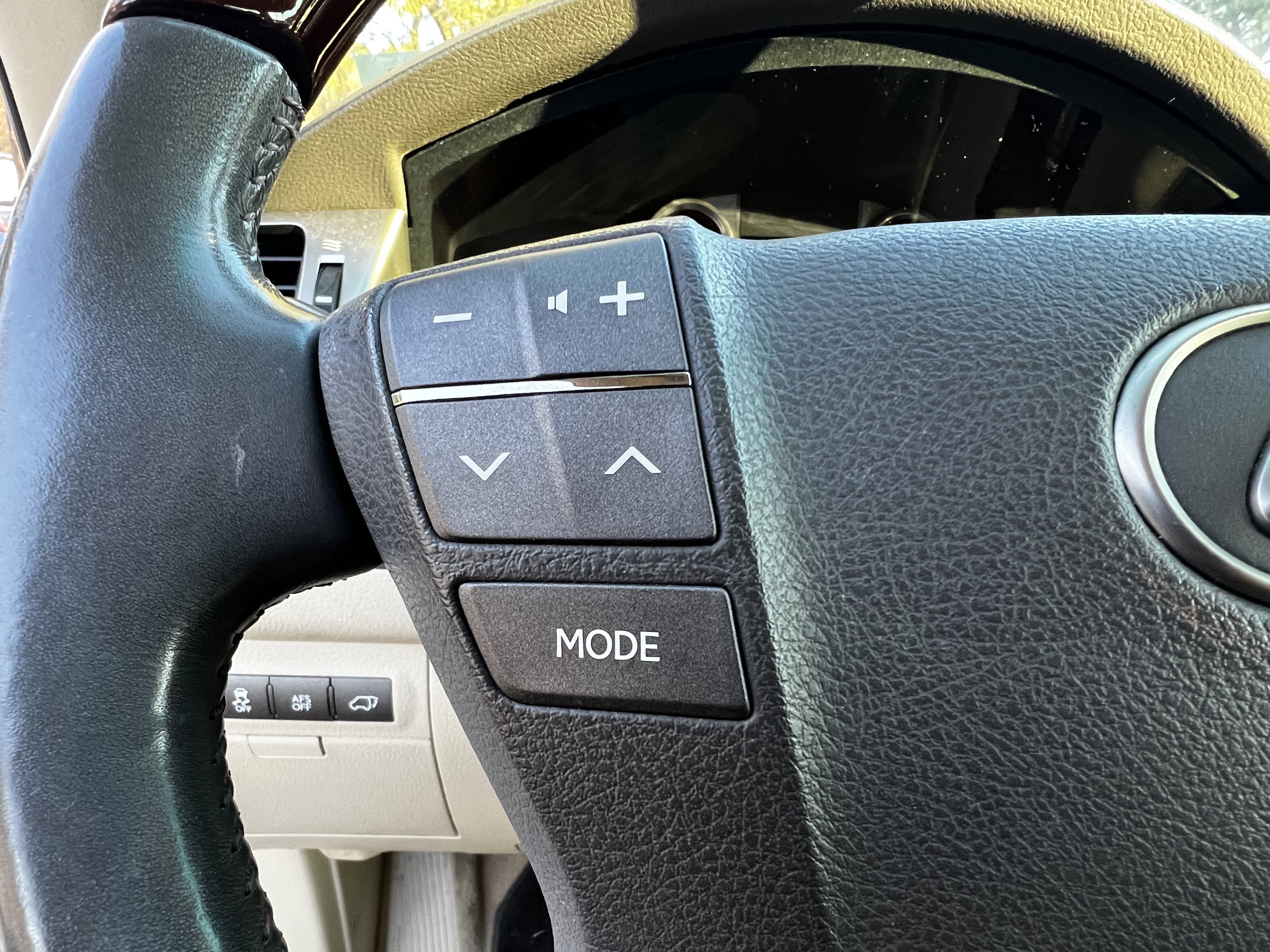 Used 2014 Lexus LX 570 4WD image 19