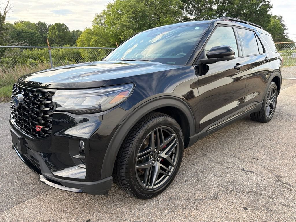 Used 2025 Ford Explorer ST AWD/4WD image 6