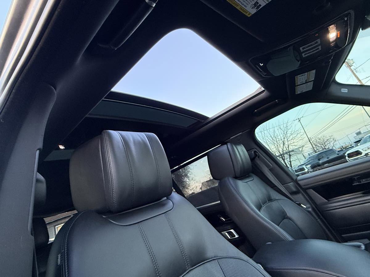 Used 2019 Land Rover Range Rover Long Wheelbase Supercharged image 37