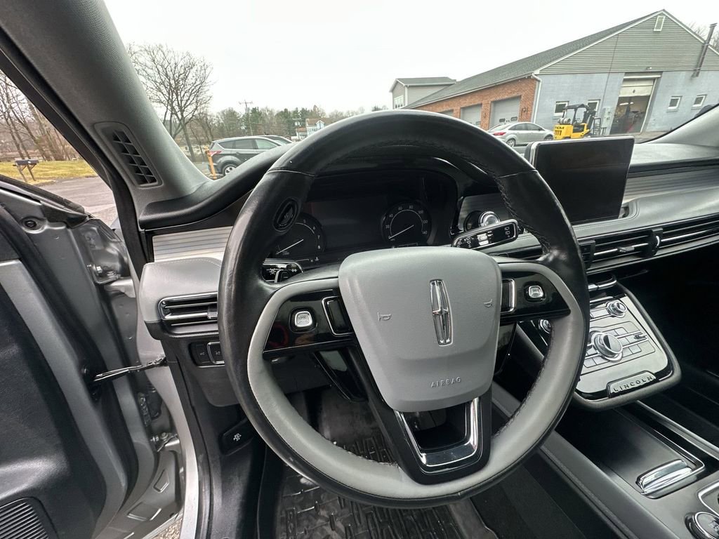Used 2022 Lincoln Corsair AWD w/ Premium Package image 14