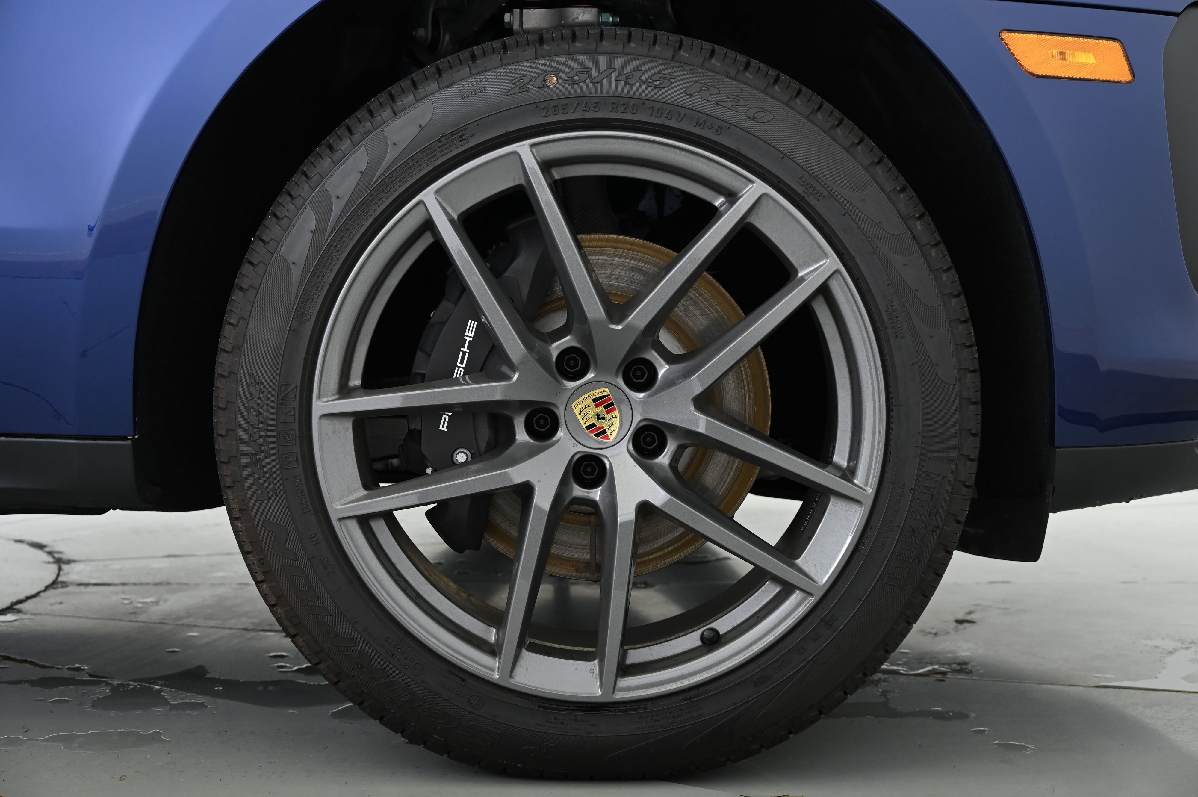 Certified 2025 Porsche Macan image 18