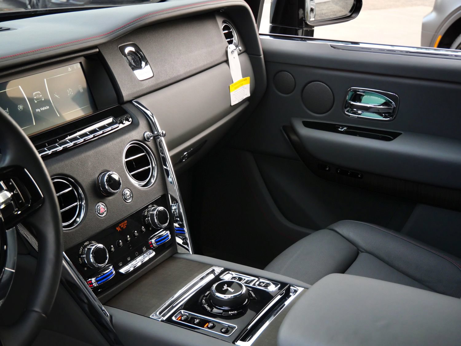 Certified 2023 Rolls-Royce Cullinan AWD/4WD image 22