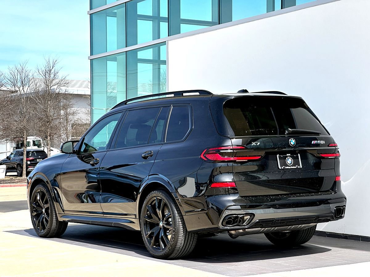 New 2026 BMW X7 M60i image 7