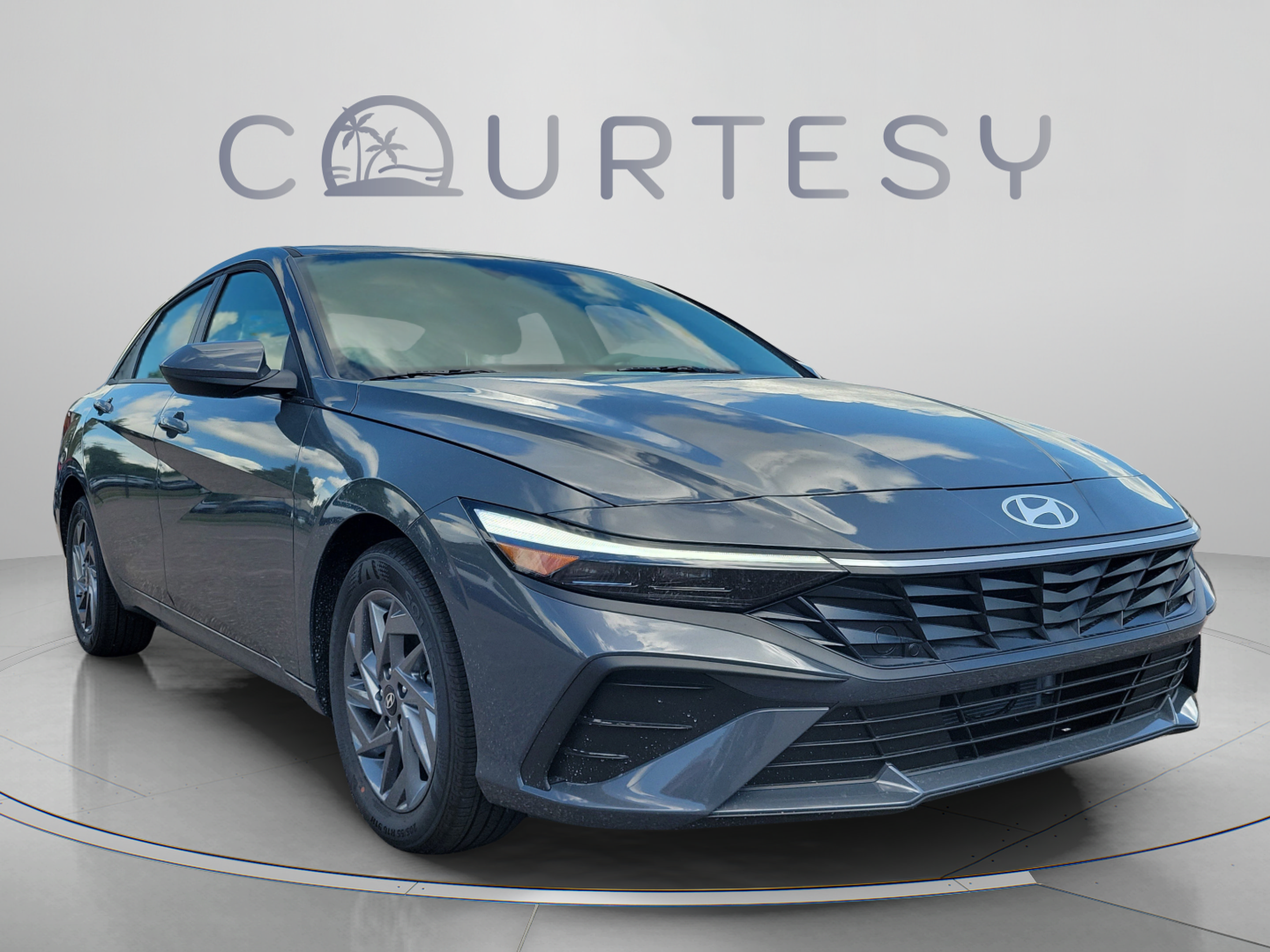New 2025 Hyundai Elantra Hybrid w/ Cargo Package FWD image 5