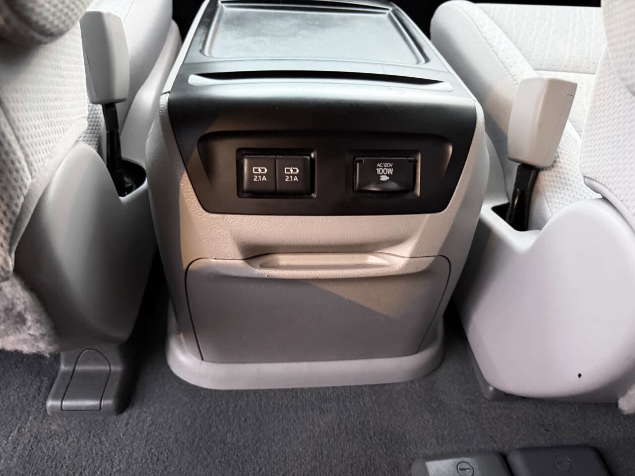 Used 2020 Toyota Sienna LE image 24