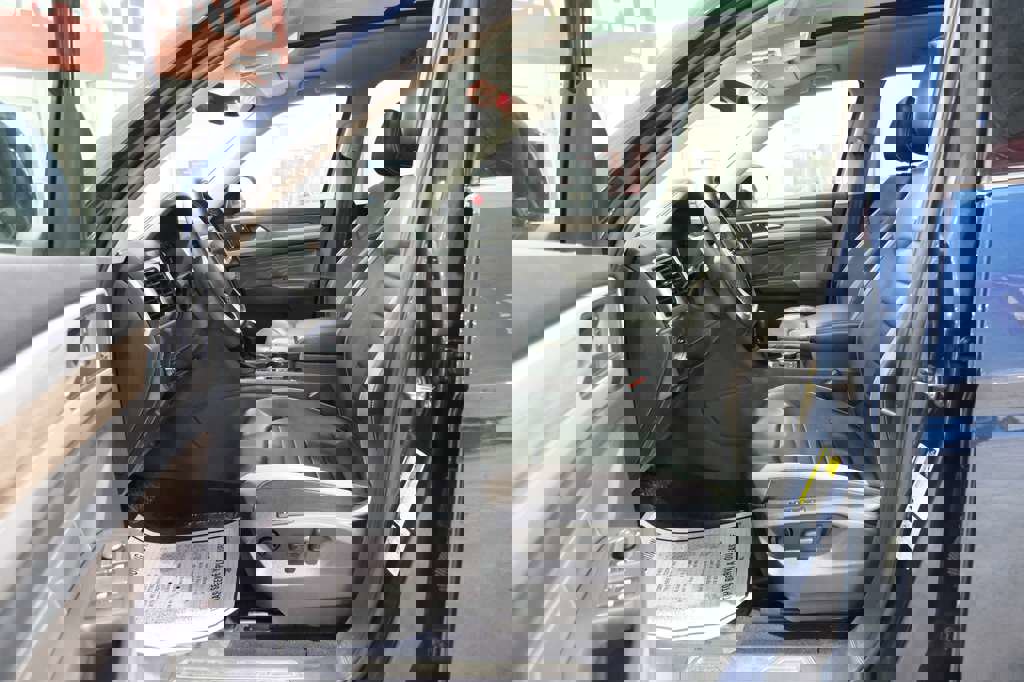 Used 2021 Volkswagen Atlas SEL Premium image 17