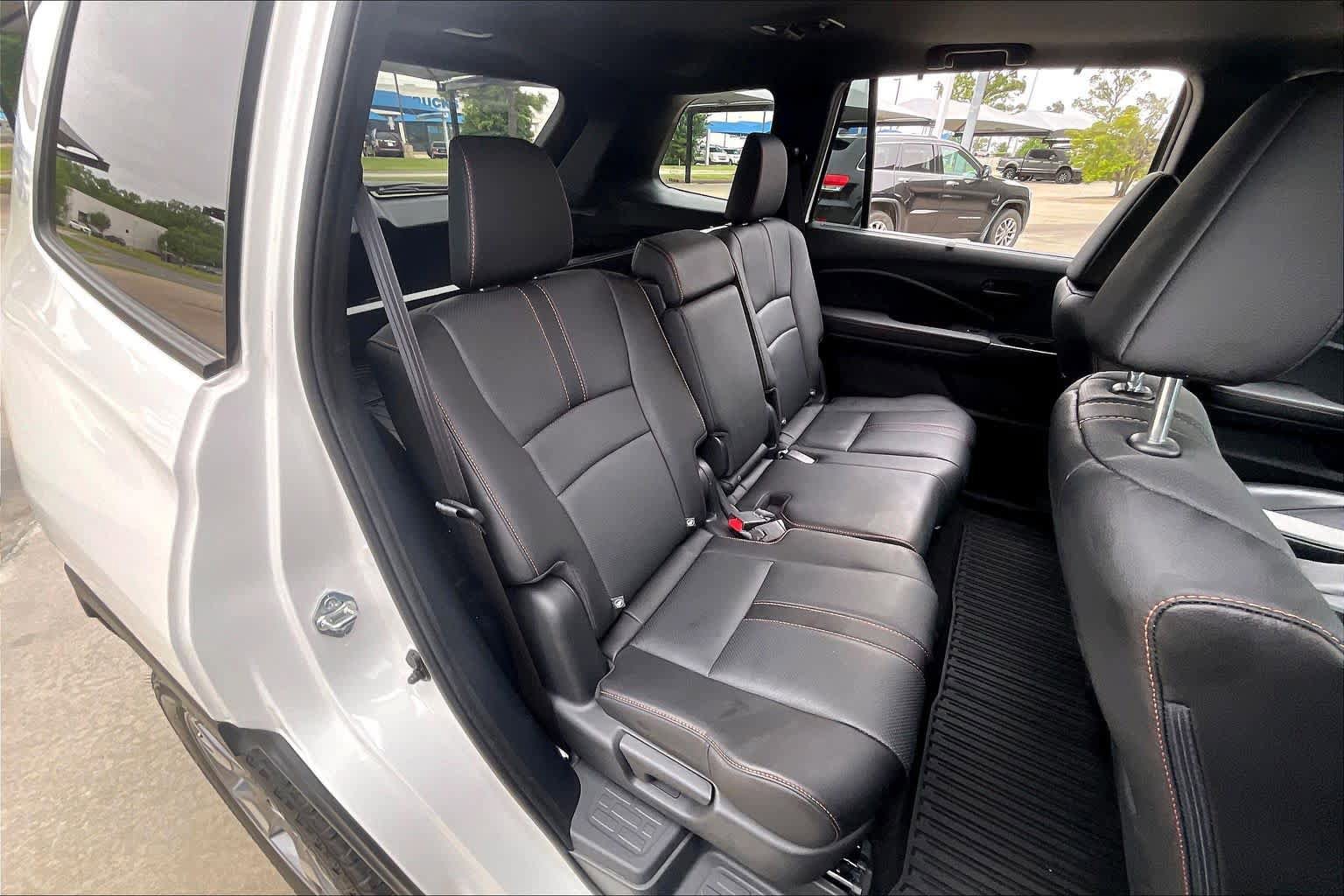 Used 2023 Honda Passport TrailSport image 19