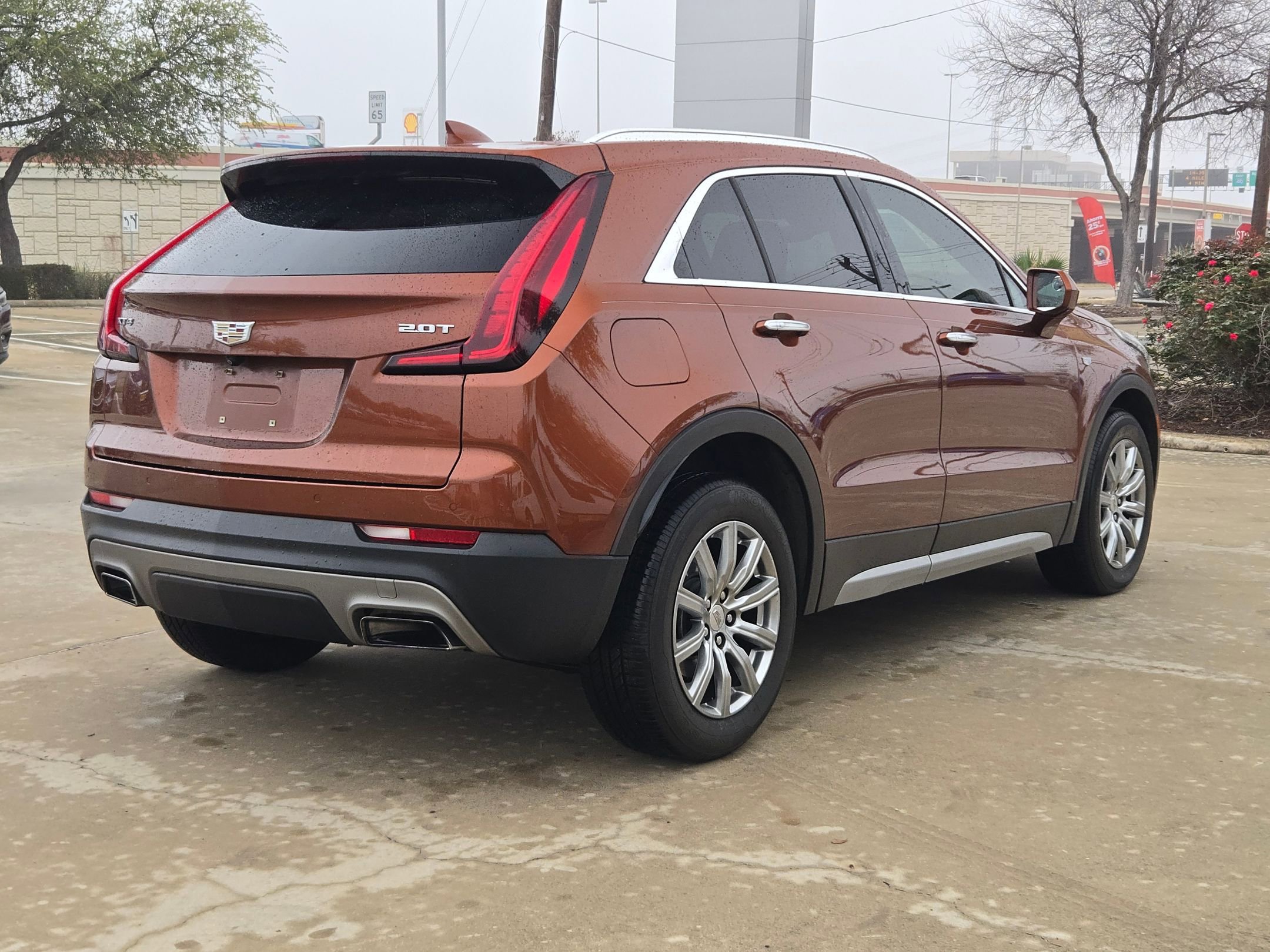 Used 2019 Cadillac XT4 Premium Luxury image 3