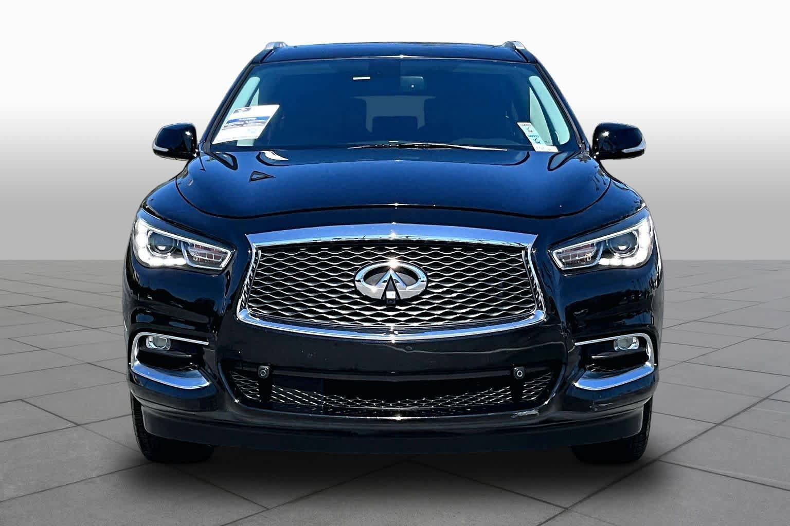 Used 2017 INFINITI QX60 Luxe w/ Premium Plus Package AWD/4WD image 3
