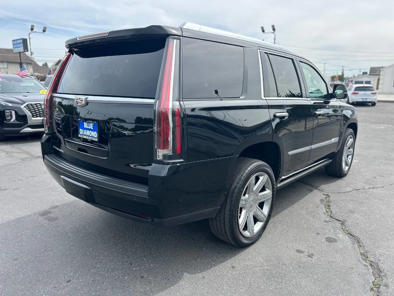 Used 2019 Cadillac Escalade Premium Luxury image 6