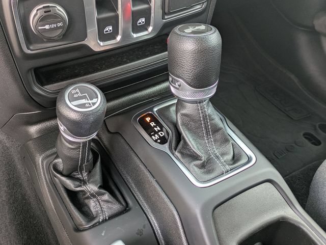 Used 2025 Jeep Wrangler Sport AWD/4WD image 24