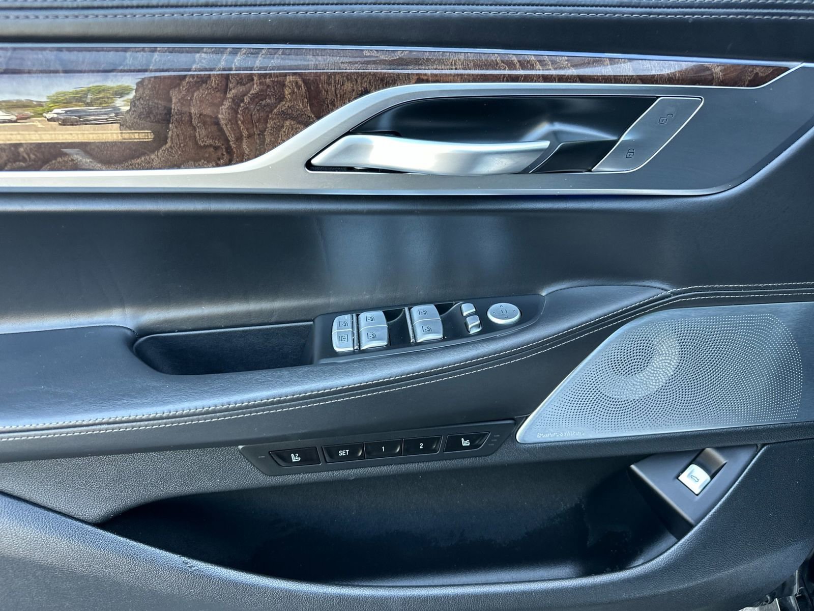 Used 2019 BMW M760i xDrive w/ Luxury Rear Seating Package AWD/4WD image 11