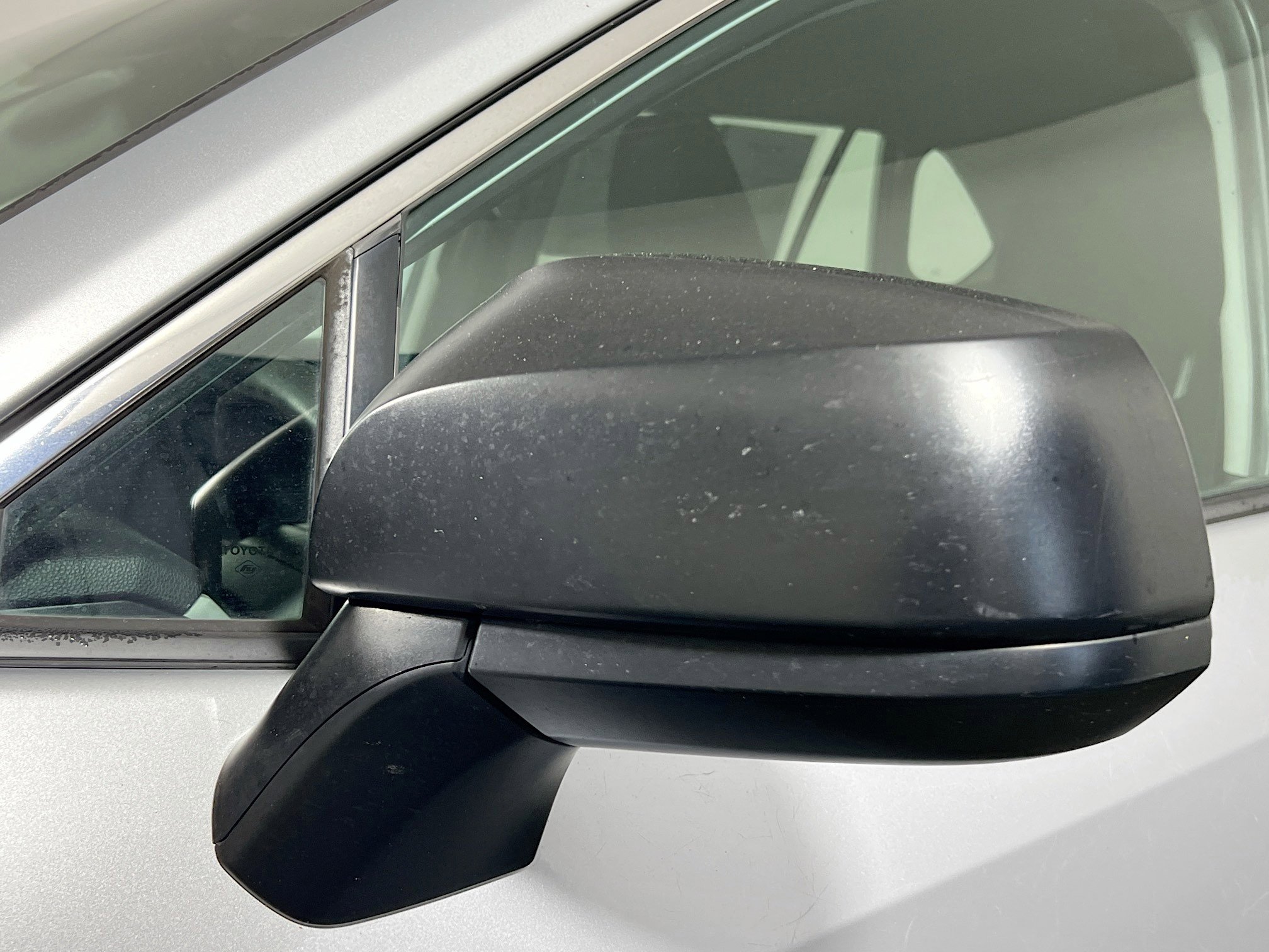 Used 2019 Toyota RAV4 LE image 12