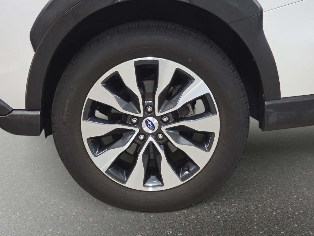 Used 2025 Subaru Outback Touring XT AWD/4WD image 32