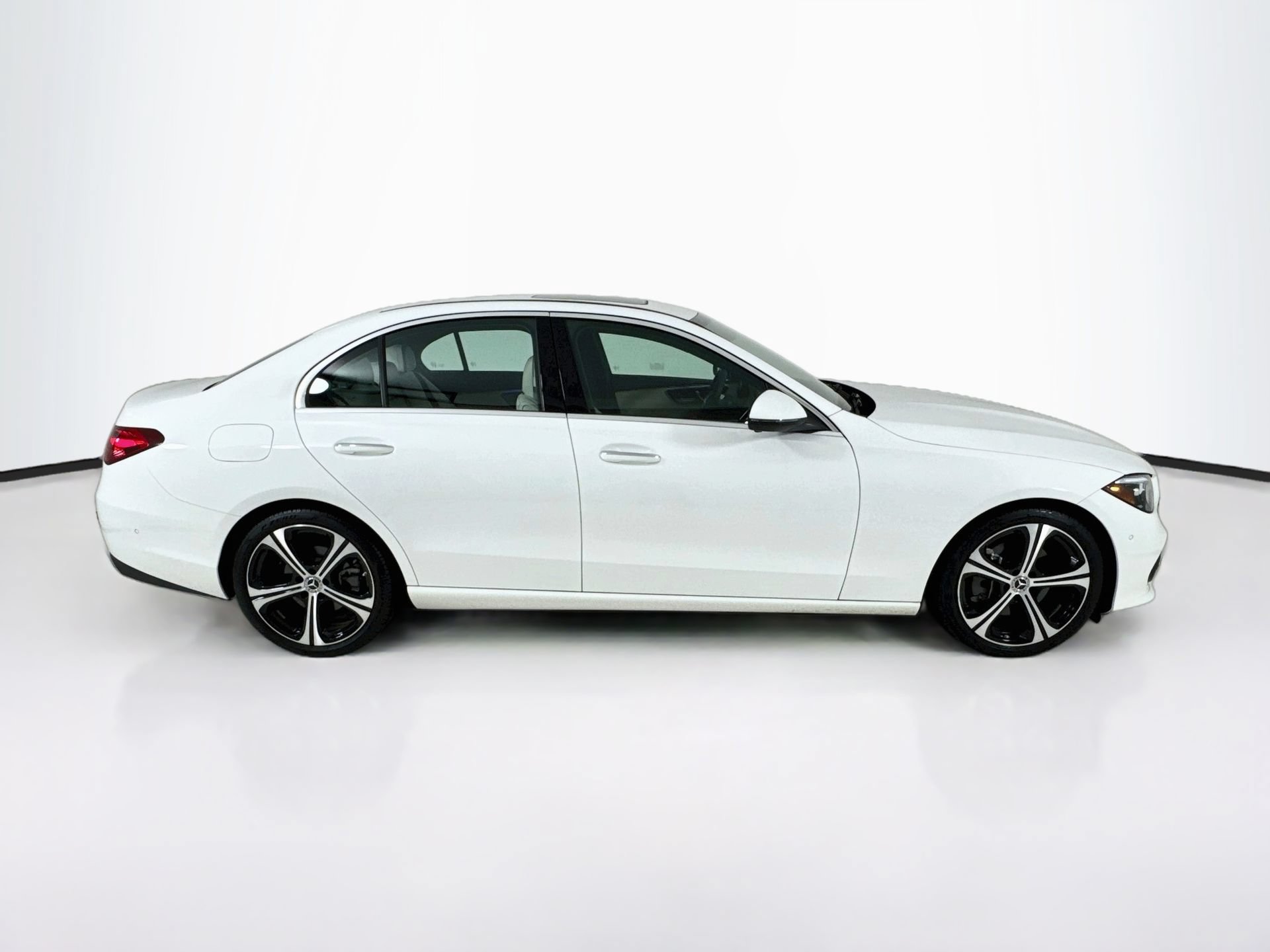 Used 2024 Mercedes-Benz C 300 Sedan image 9