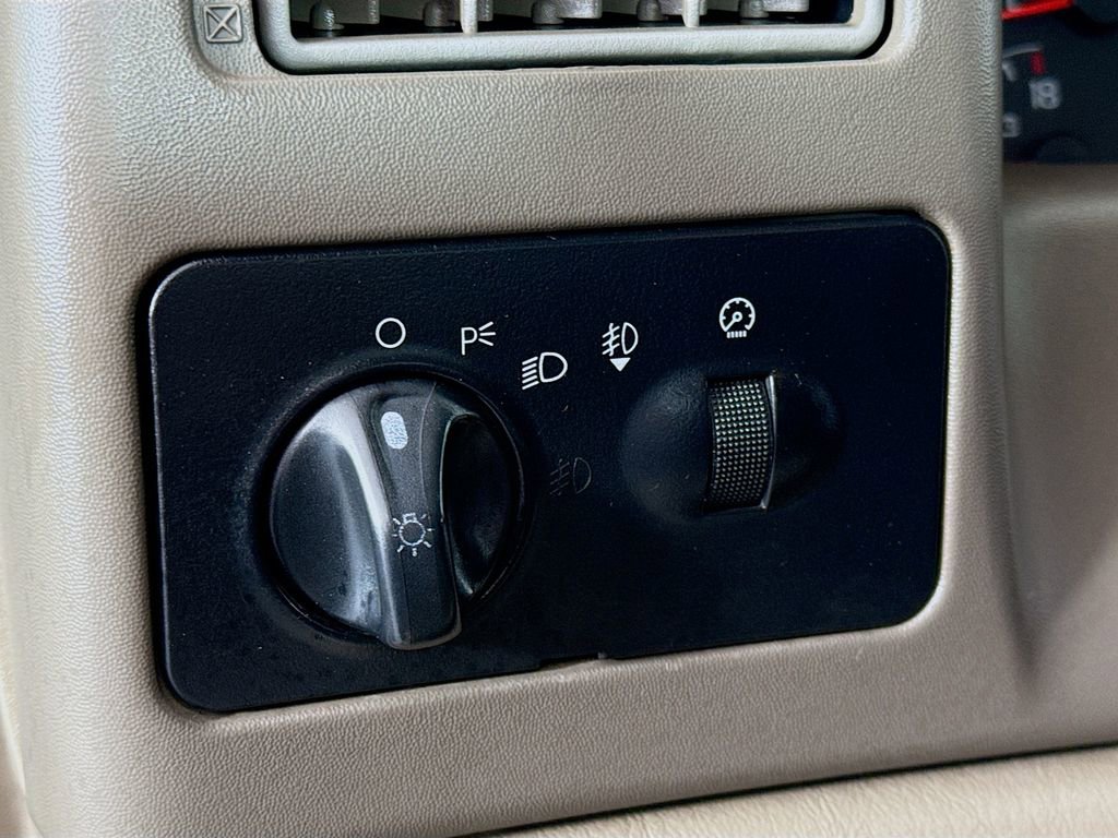 Used 2001 Ford F250 XLT AWD/4WD image 10